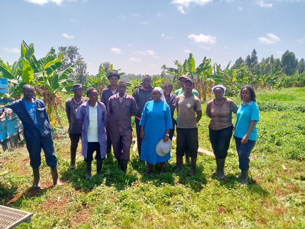 SamarFarm Maragua Team at Work